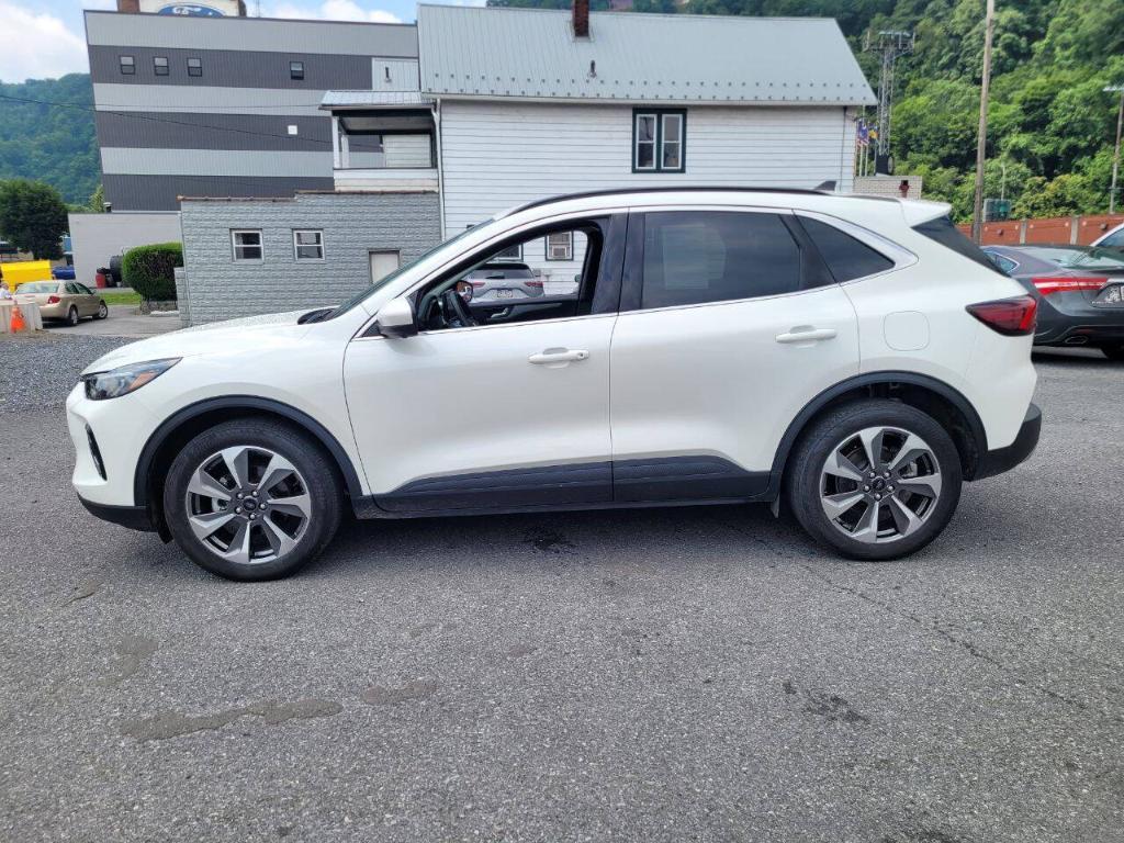 used 2023 Ford Escape car, priced at $29,900