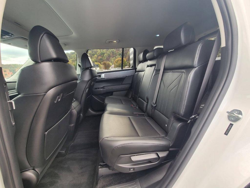 used 2024 Hyundai Santa Fe car, priced at $35,900