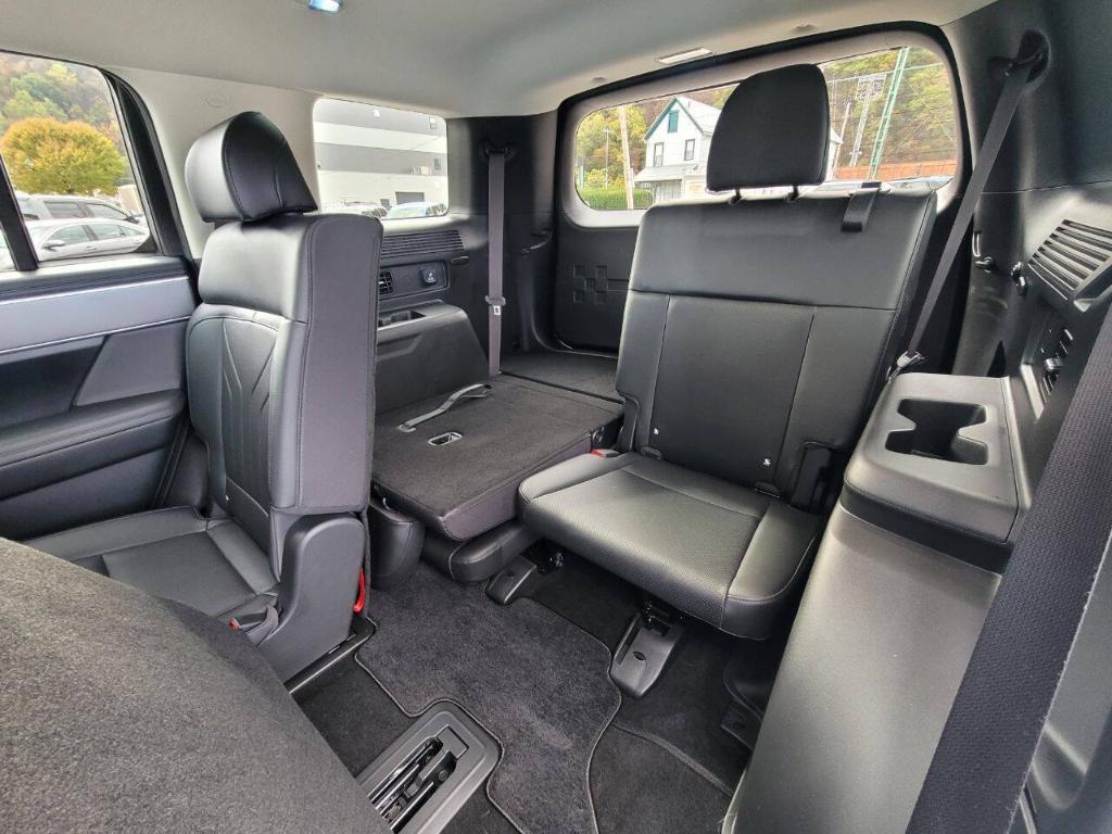 used 2024 Hyundai Santa Fe car, priced at $35,900
