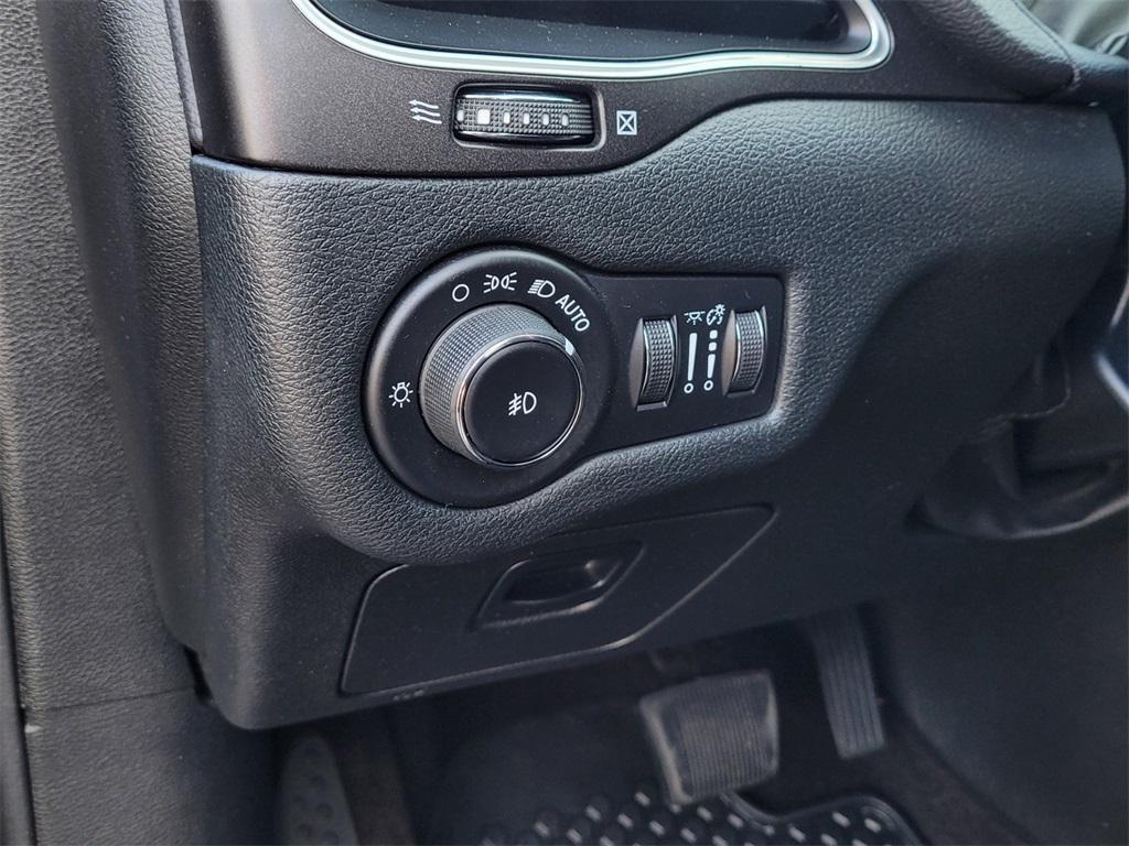 used 2019 Jeep Cherokee car, priced at $14,995