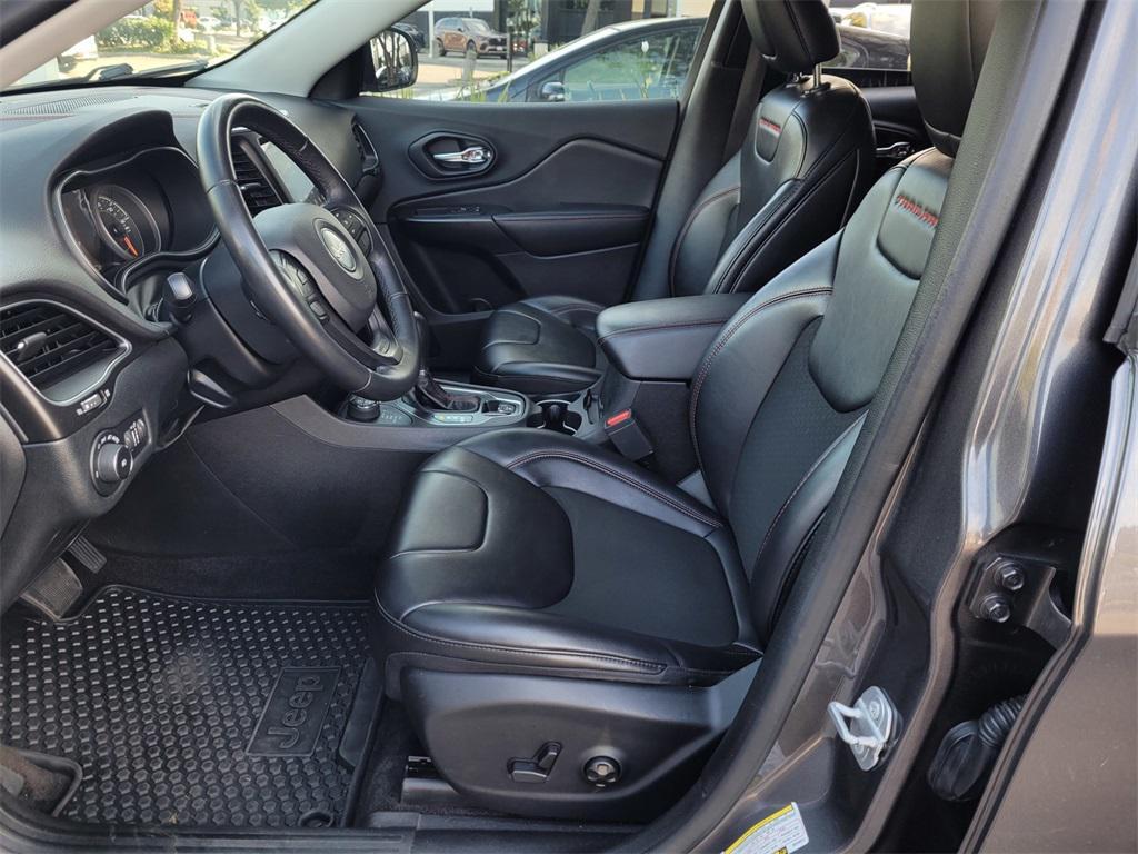 used 2019 Jeep Cherokee car, priced at $14,995