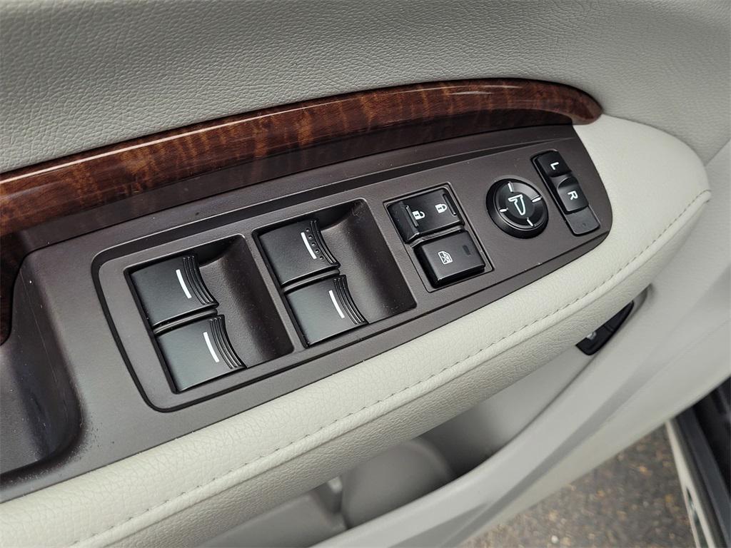 used 2020 Acura MDX car, priced at $28,995