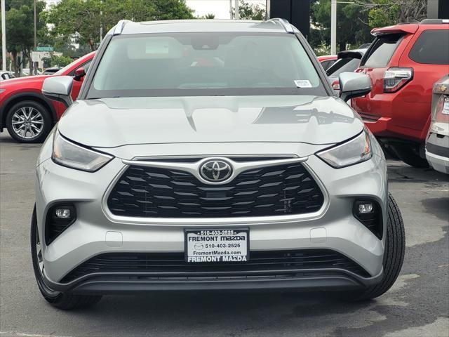 used 2021 Toyota Highlander car, priced at $35,995