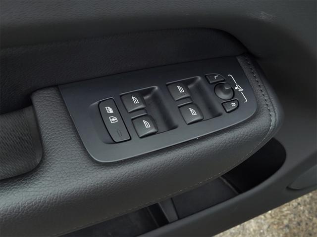 used 2021 Volvo XC60 car, priced at $31,000