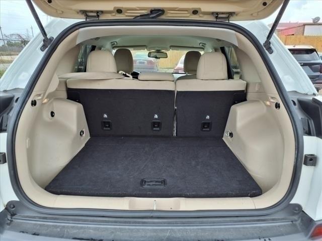 used 2020 Jeep Cherokee car, priced at $10,845