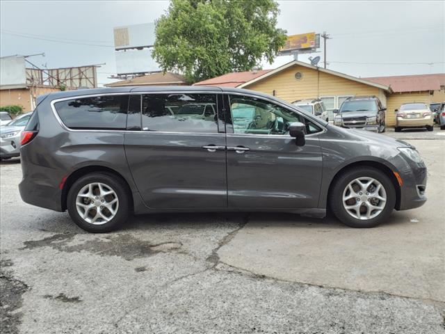 used 2017 Chrysler Pacifica car, priced at $11,200