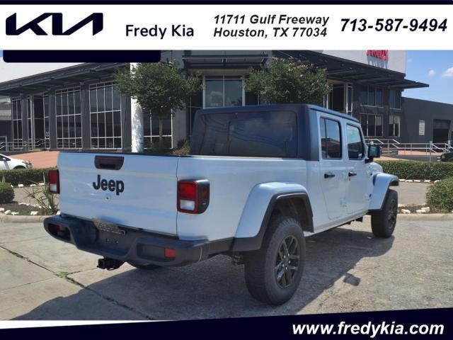 used 2023 Jeep Gladiator car, priced at $31,968