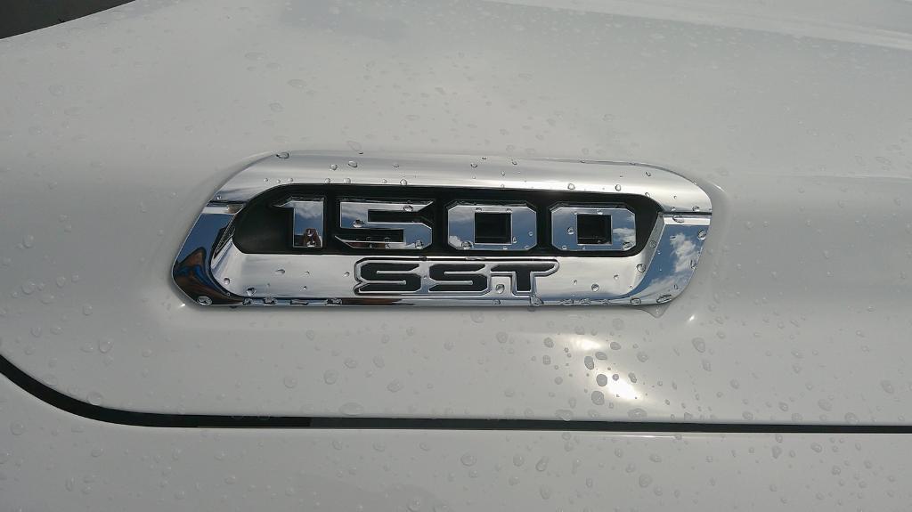 new 2025 Ram 1500 car, priced at $61,698