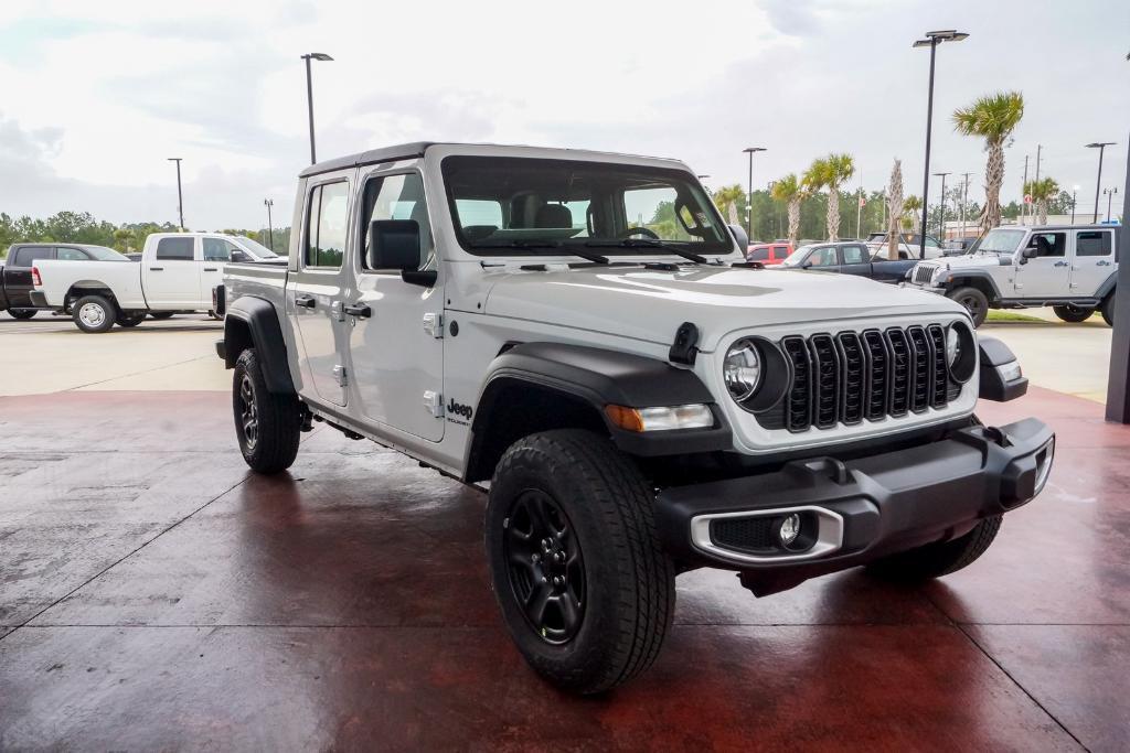 new 2024 Jeep Gladiator car, priced at $43,401