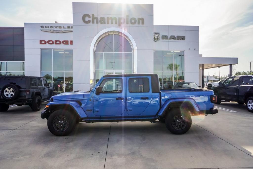 new 2024 Jeep Gladiator car, priced at $47,168