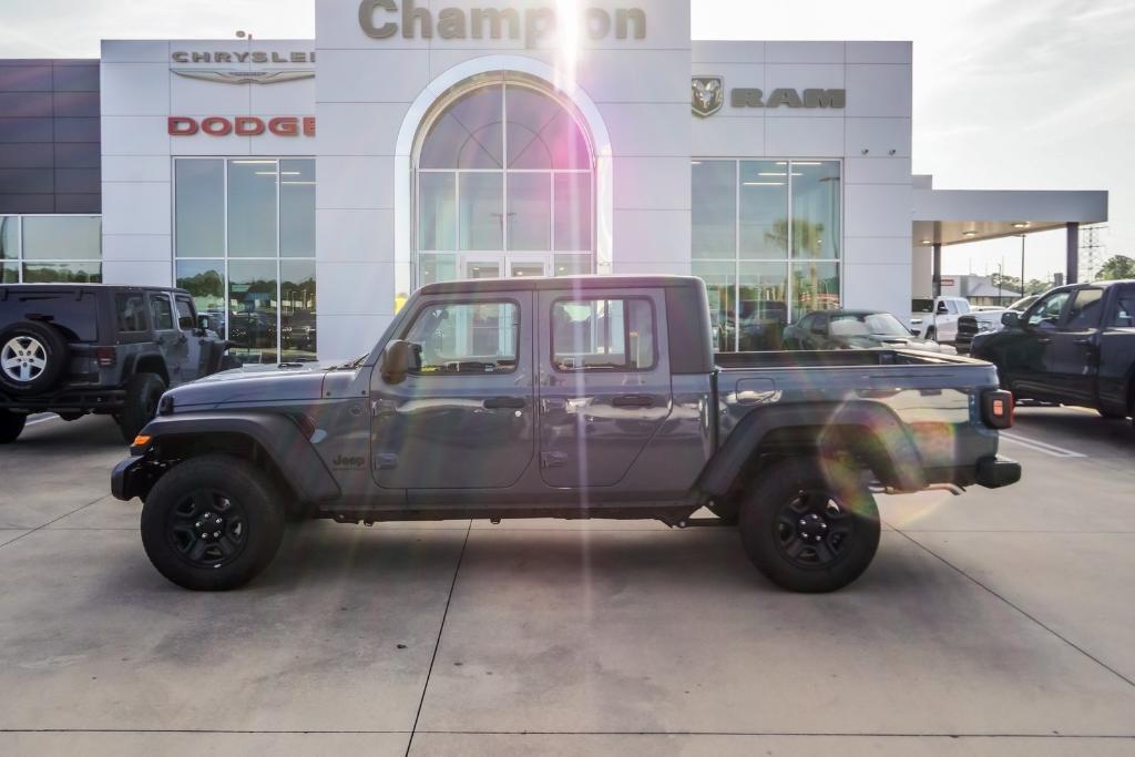 new 2024 Jeep Gladiator car, priced at $43,948