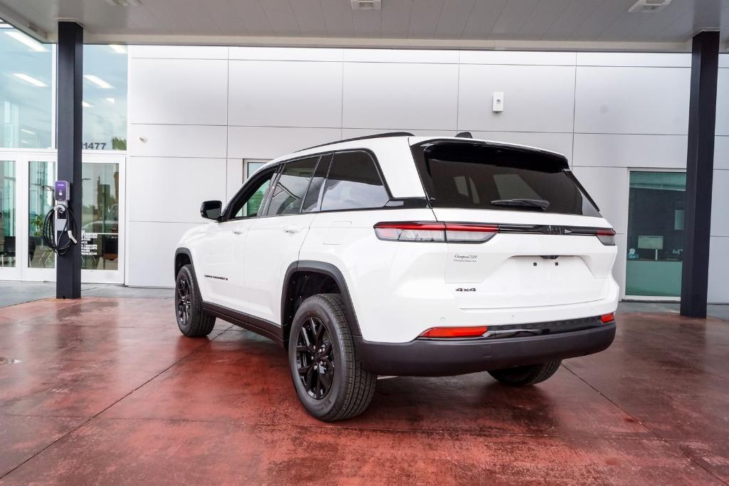 new 2024 Jeep Grand Cherokee car, priced at $40,596