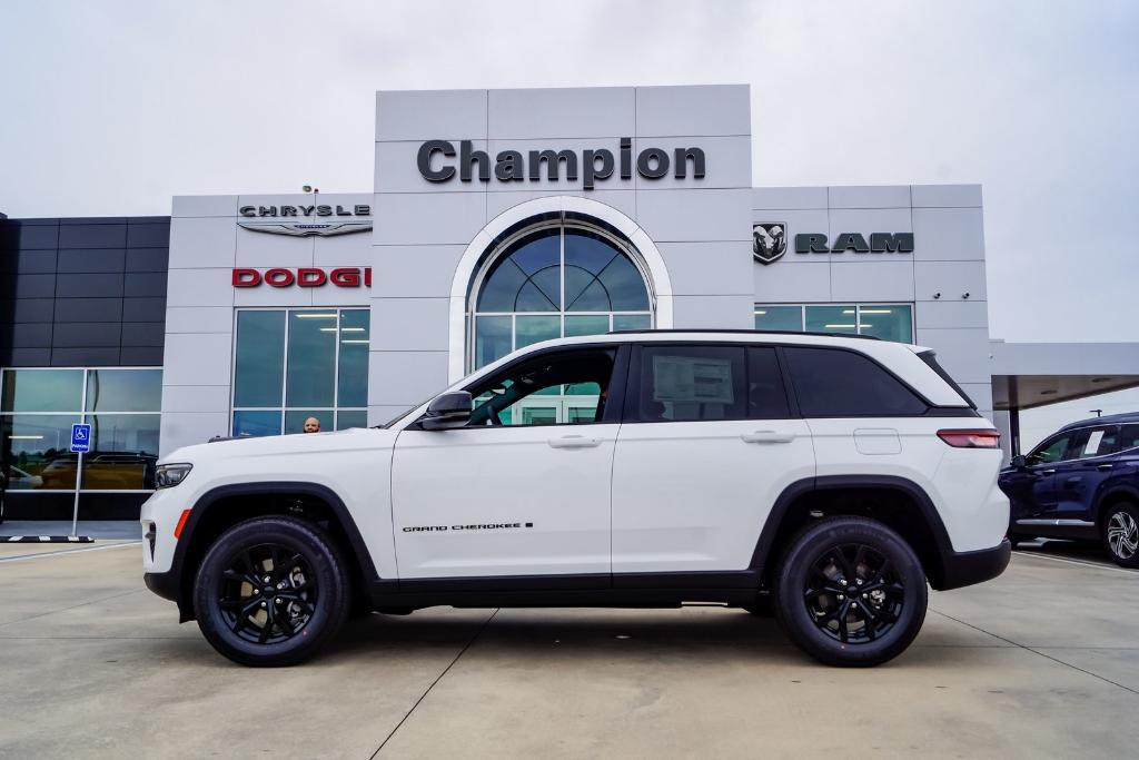 new 2024 Jeep Grand Cherokee car, priced at $41,596