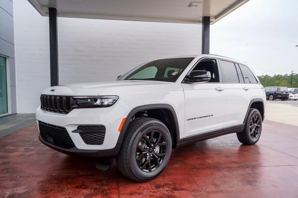 new 2024 Jeep Grand Cherokee car, priced at $40,596