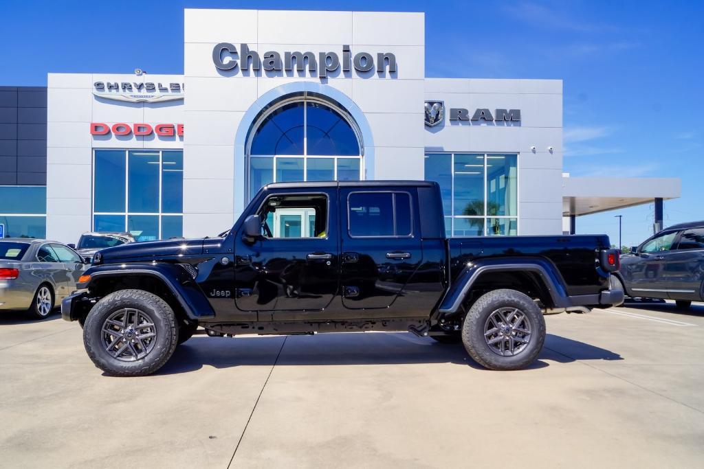 new 2024 Jeep Gladiator car, priced at $42,656