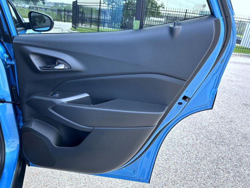 new 2025 Chevrolet Trax car, priced at $25,655