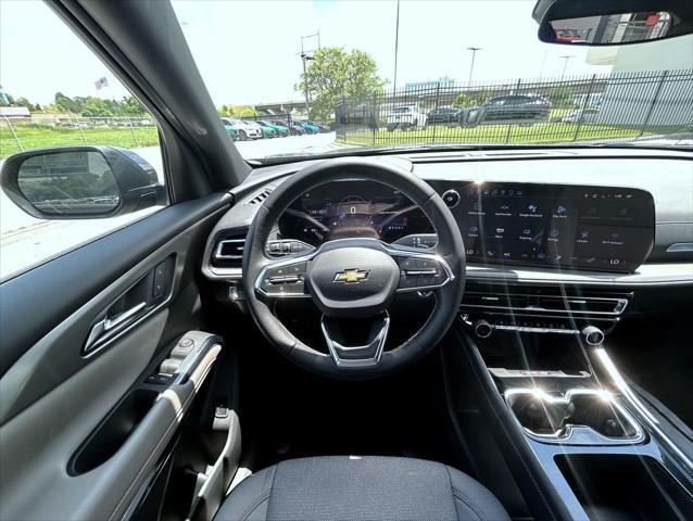 new 2025 Chevrolet Traverse car, priced at $43,850