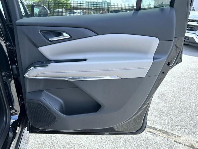 new 2025 Chevrolet Traverse car, priced at $43,850