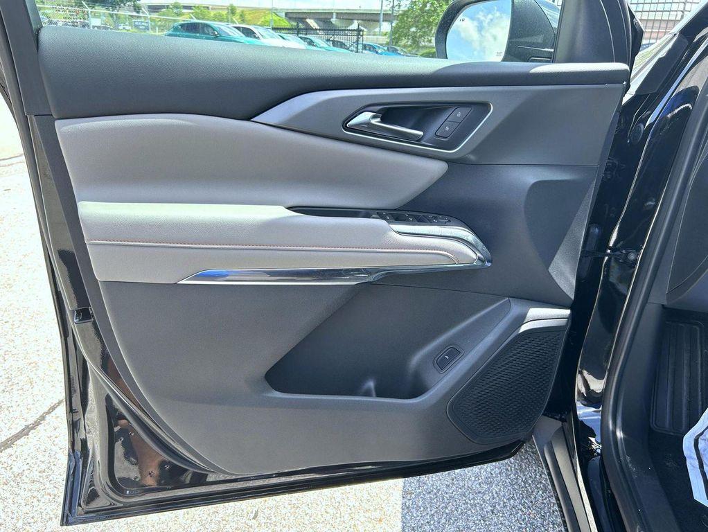 new 2025 Chevrolet Traverse car, priced at $40,994
