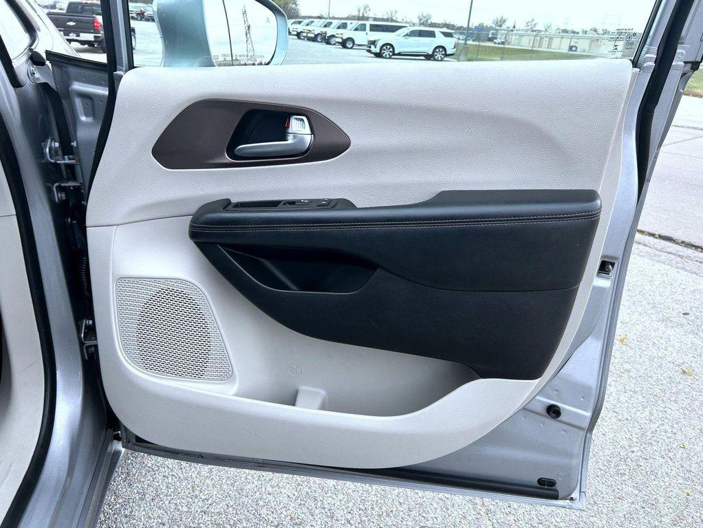 used 2017 Chrysler Pacifica car, priced at $13,198