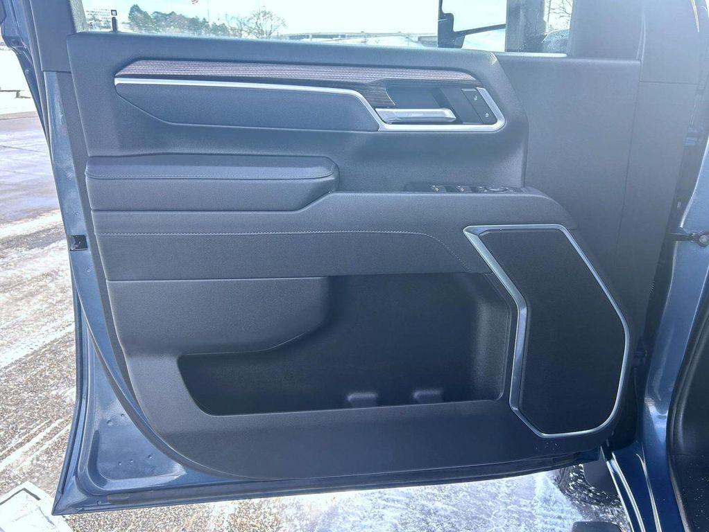 used 2025 Chevrolet Silverado 2500 car, priced at $63,940