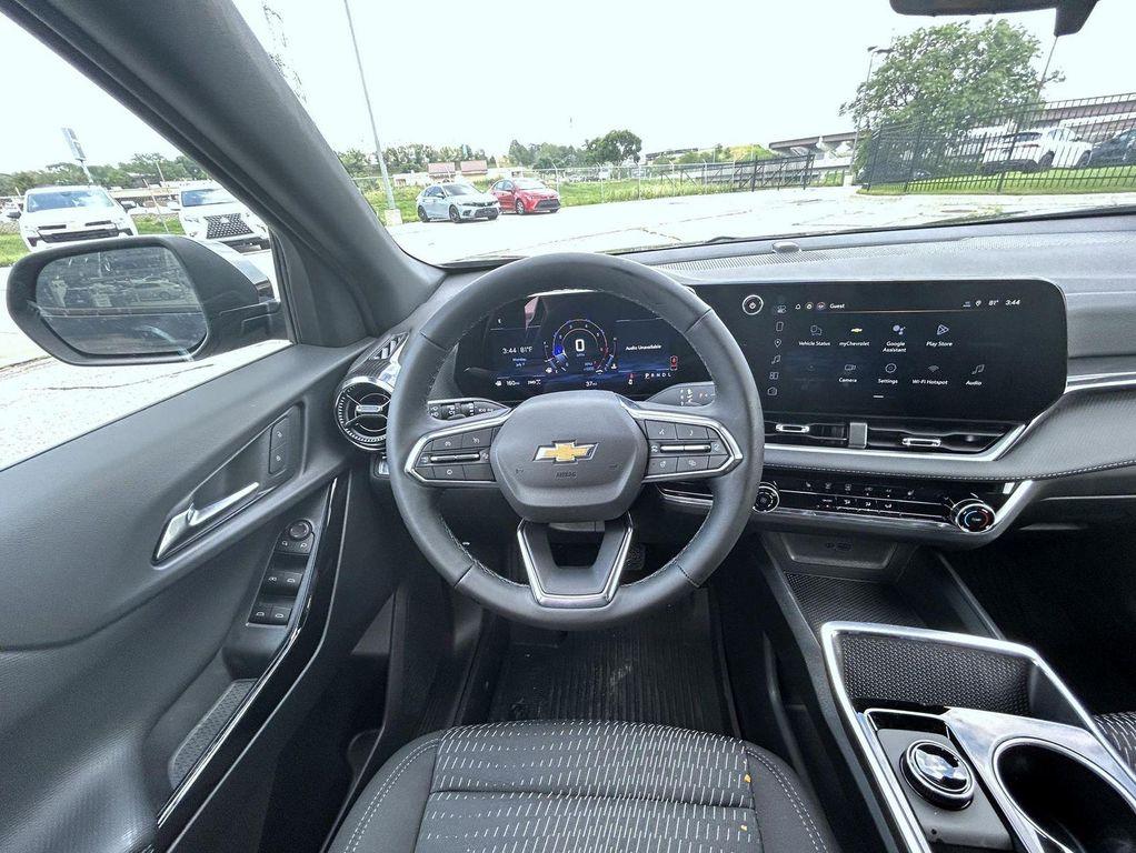 new 2026 Chevrolet Equinox car, priced at $32,118