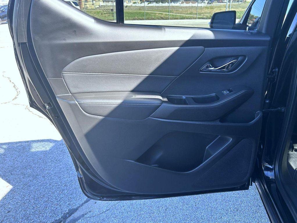 used 2023 Chevrolet Traverse car, priced at $38,053