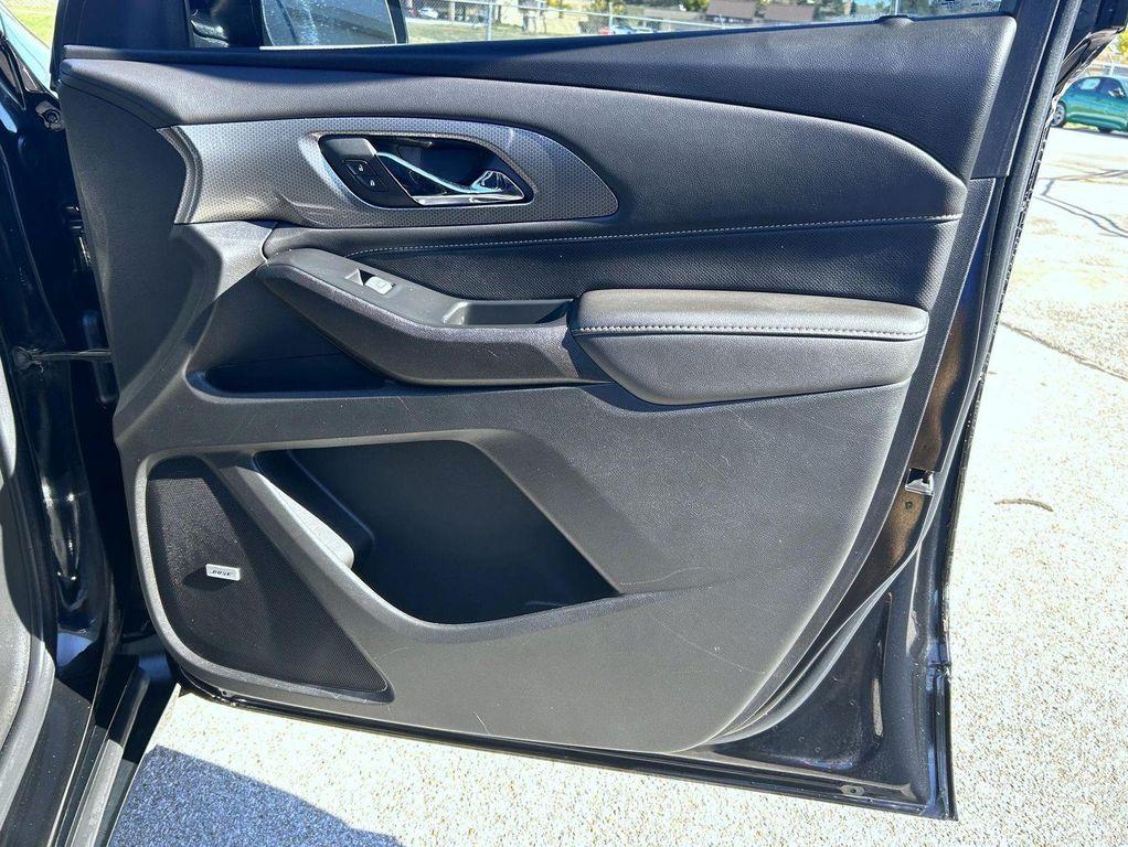 used 2023 Chevrolet Traverse car, priced at $38,053