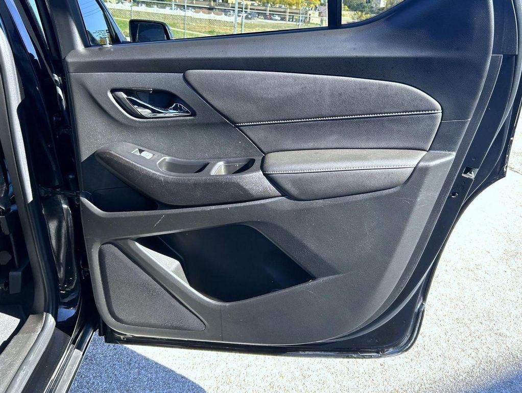 used 2023 Chevrolet Traverse car, priced at $38,053