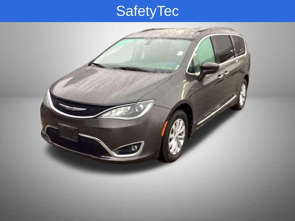 used 2017 Chrysler Pacifica car, priced at $13,121