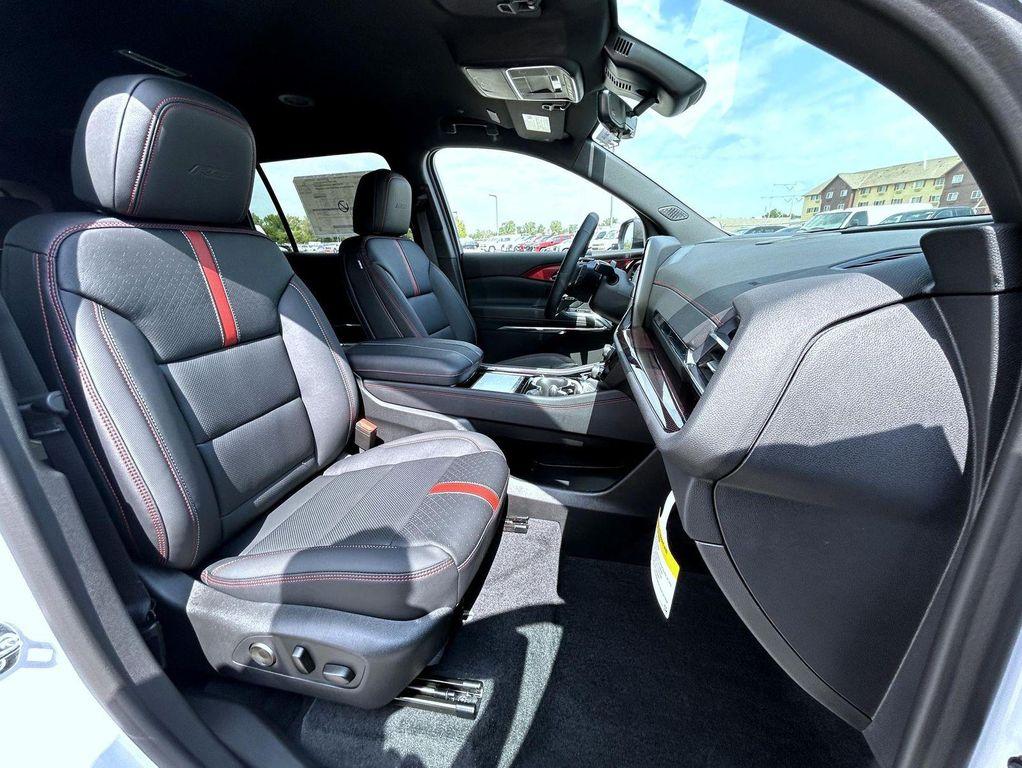 new 2026 Chevrolet Traverse car, priced at $60,492