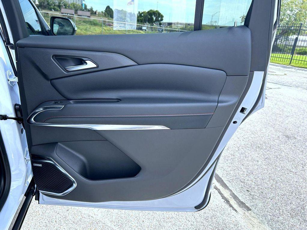 new 2026 Chevrolet Traverse car, priced at $60,492