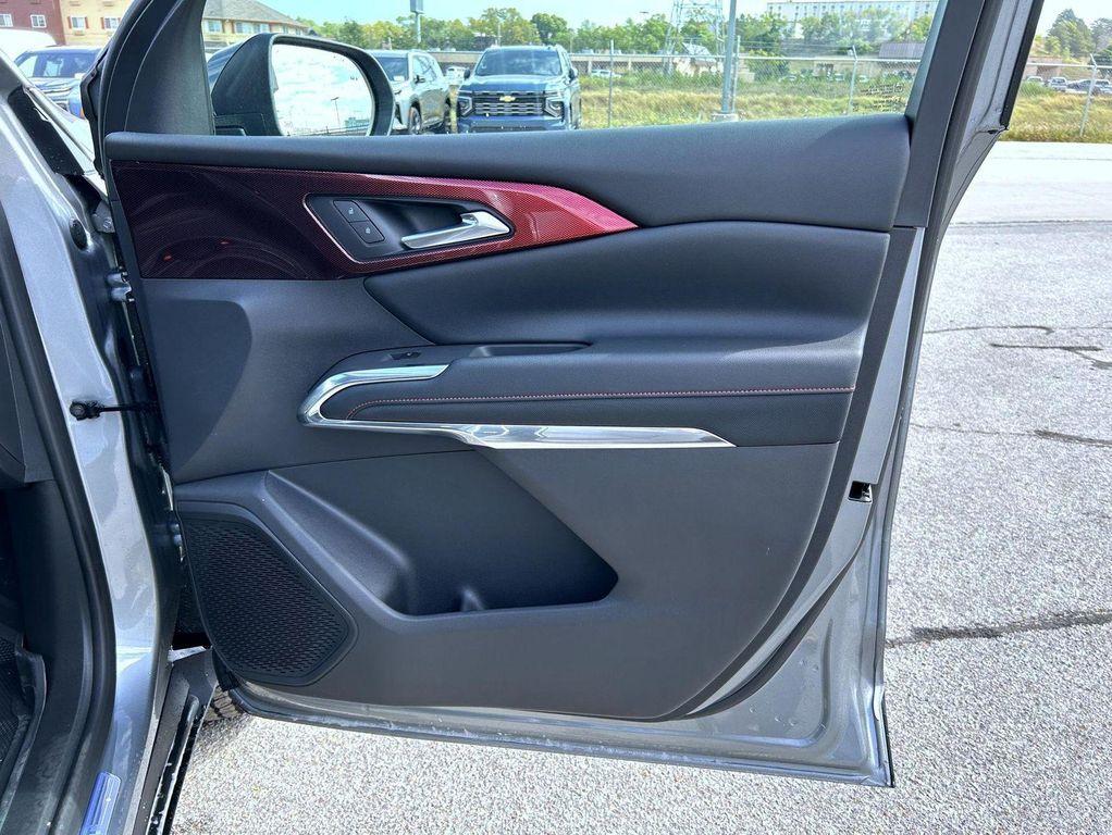 new 2026 Chevrolet Traverse car, priced at $53,031
