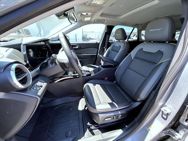 new 2025 Chevrolet Trax car, priced at $28,739
