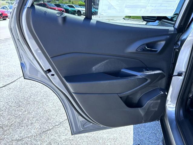 new 2025 Chevrolet Trax car, priced at $28,739