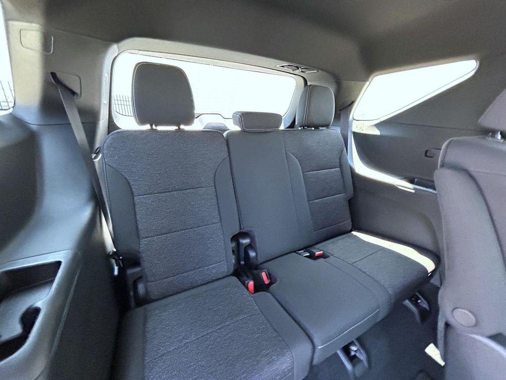 new 2025 Chevrolet Traverse car, priced at $43,850