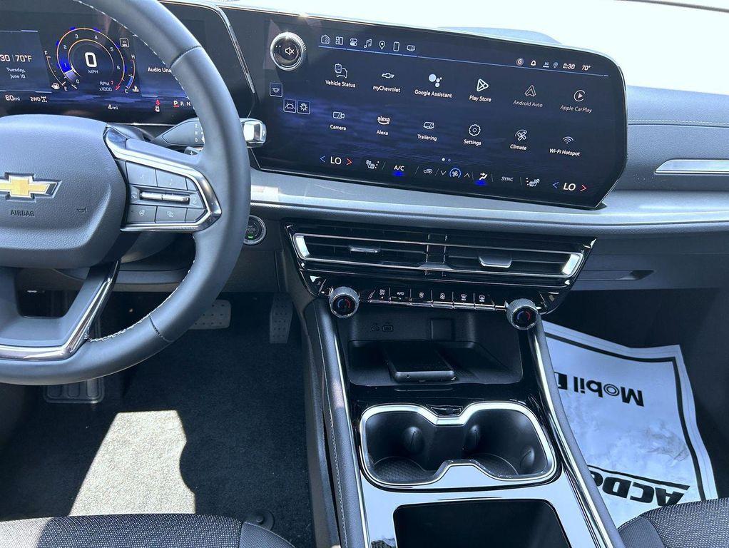 new 2025 Chevrolet Traverse car, priced at $43,850