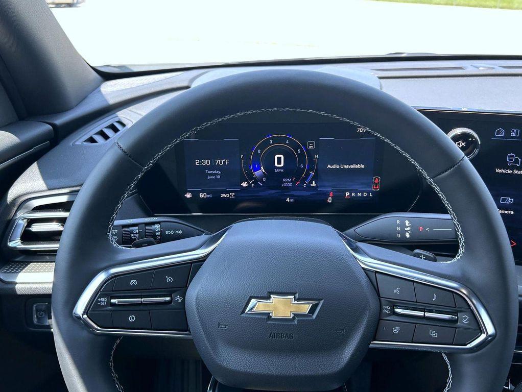 new 2025 Chevrolet Traverse car, priced at $43,850