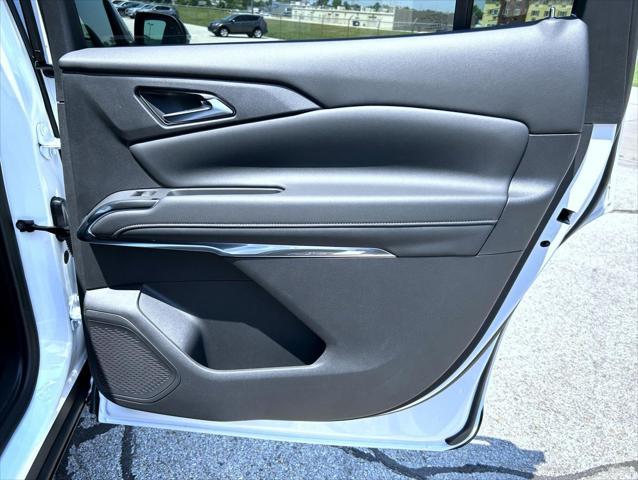 new 2025 Chevrolet Traverse car, priced at $43,949