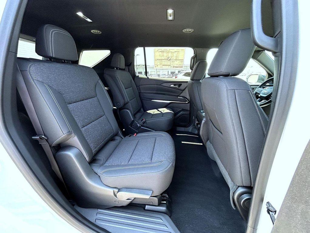 new 2025 Chevrolet Traverse car, priced at $43,850