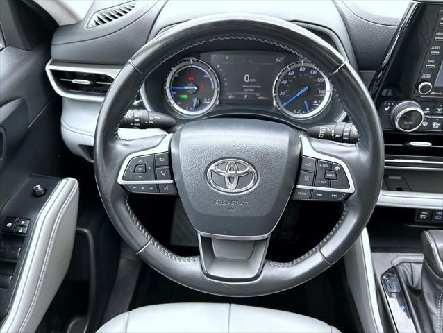 used 2022 Toyota Highlander Hybrid car, priced at $38,965