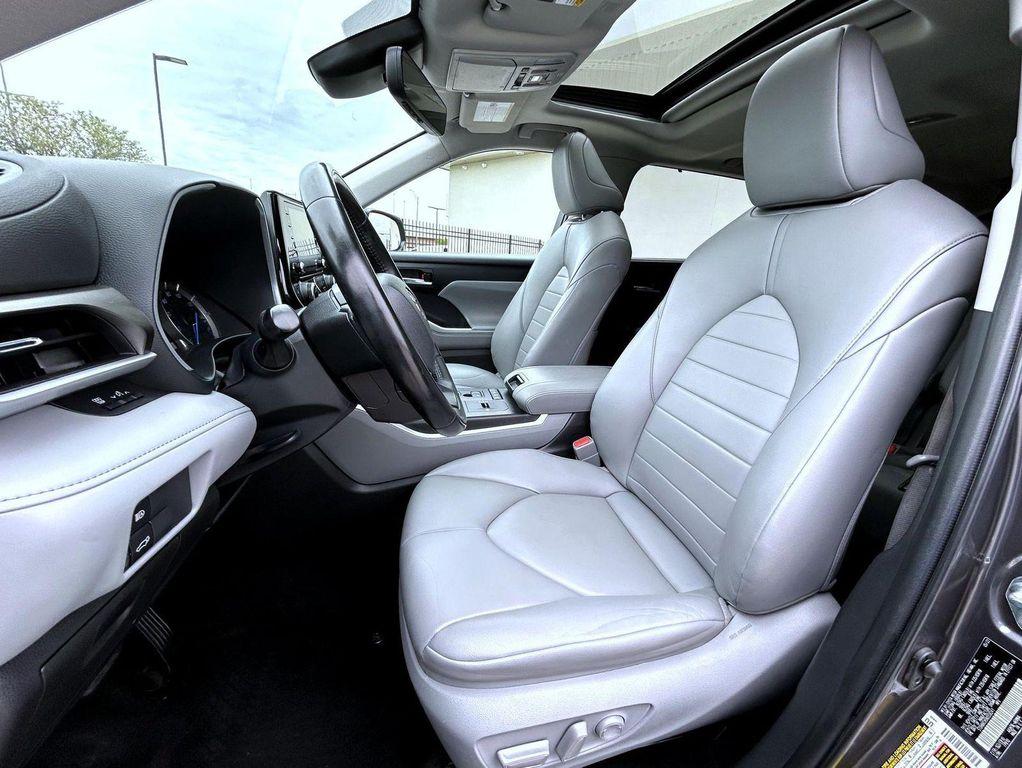 used 2022 Toyota Highlander Hybrid car, priced at $37,928