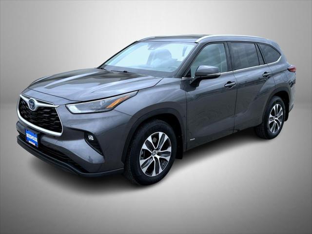 used 2022 Toyota Highlander Hybrid car, priced at $38,965