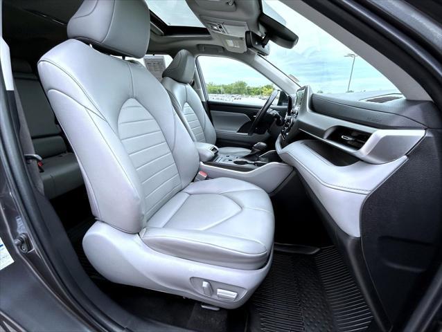 used 2022 Toyota Highlander Hybrid car, priced at $38,965