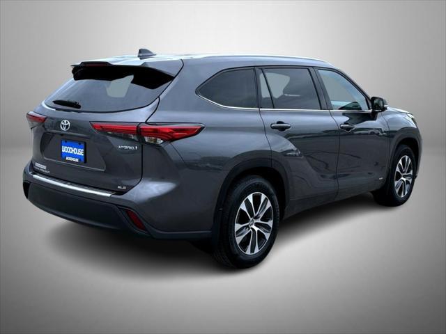 used 2022 Toyota Highlander Hybrid car, priced at $38,965