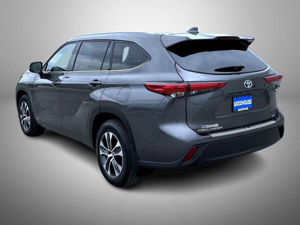 used 2022 Toyota Highlander Hybrid car, priced at $37,928