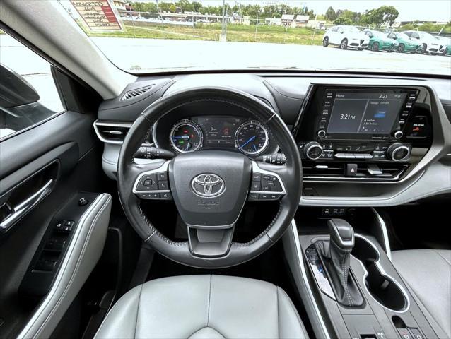 used 2022 Toyota Highlander Hybrid car, priced at $38,965