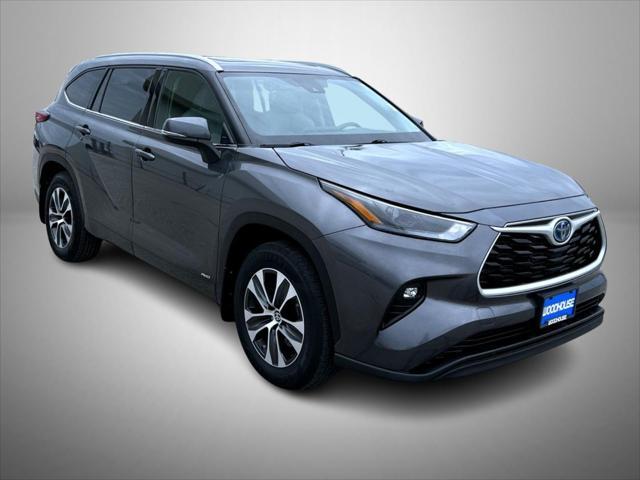used 2022 Toyota Highlander Hybrid car, priced at $38,965