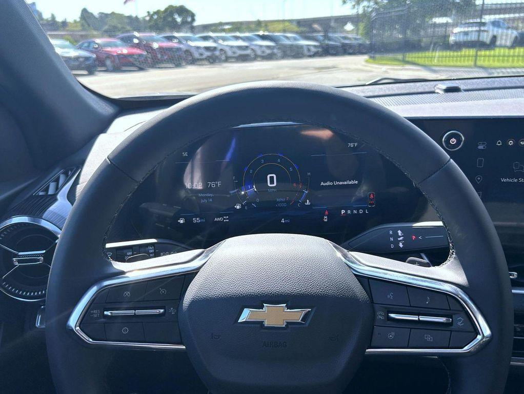 new 2026 Chevrolet Equinox car, priced at $31,998