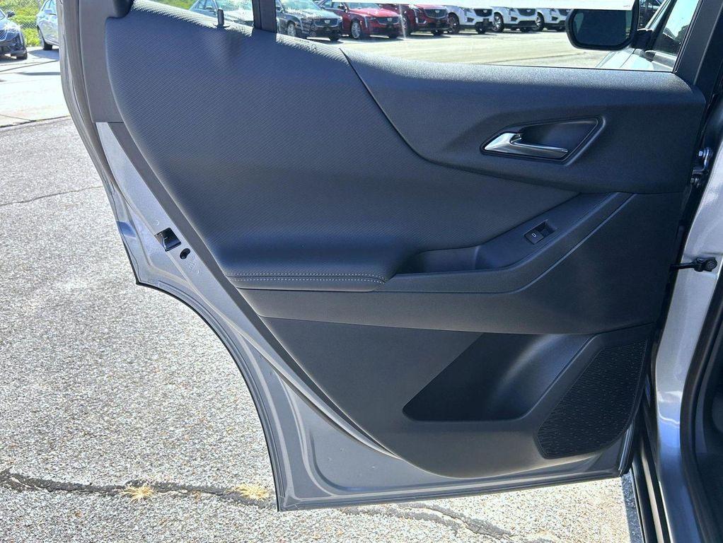 new 2026 Chevrolet Equinox car, priced at $31,998